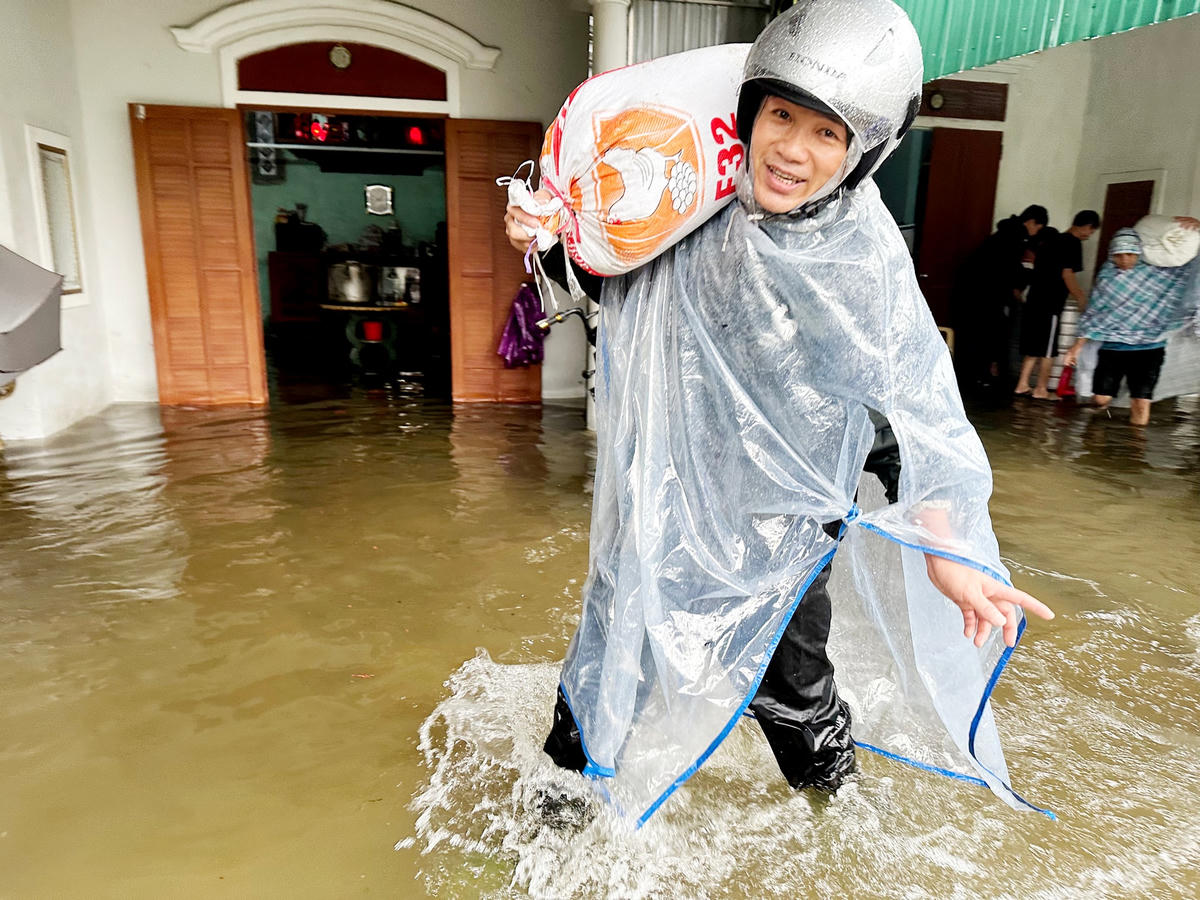 ...hoặc di dời đi sang địa điểm khác, tránh thiệt hại.