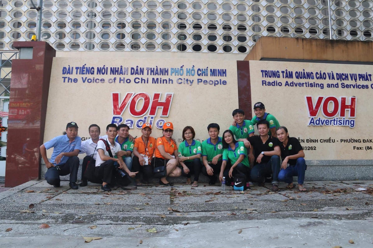 Nhiều tài xế chương trình ủng hộ vận động "1.000 chữ ký ủng hộ “Bác tài thời đại mới không chạy xe trên lane khẩn cấp”.