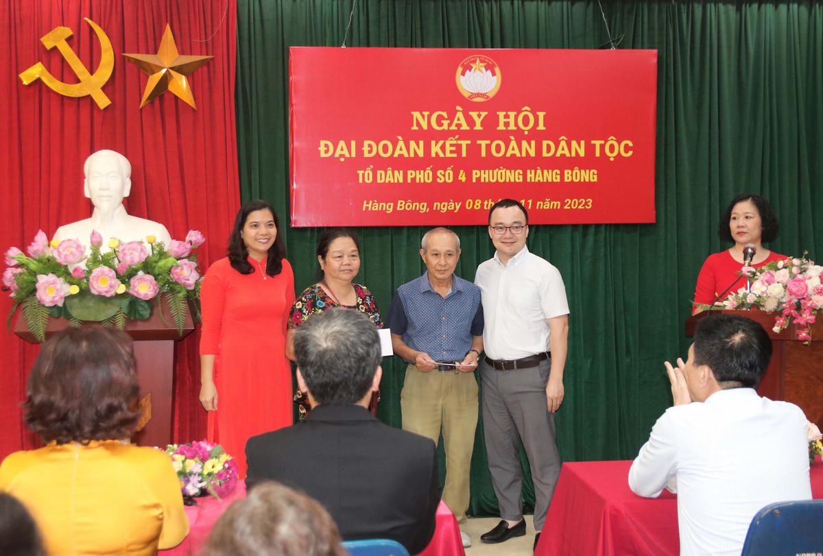 Hà Nội: Sôi nổi Ngày hội Đại đoàn kết tại phường Hàng Bông
