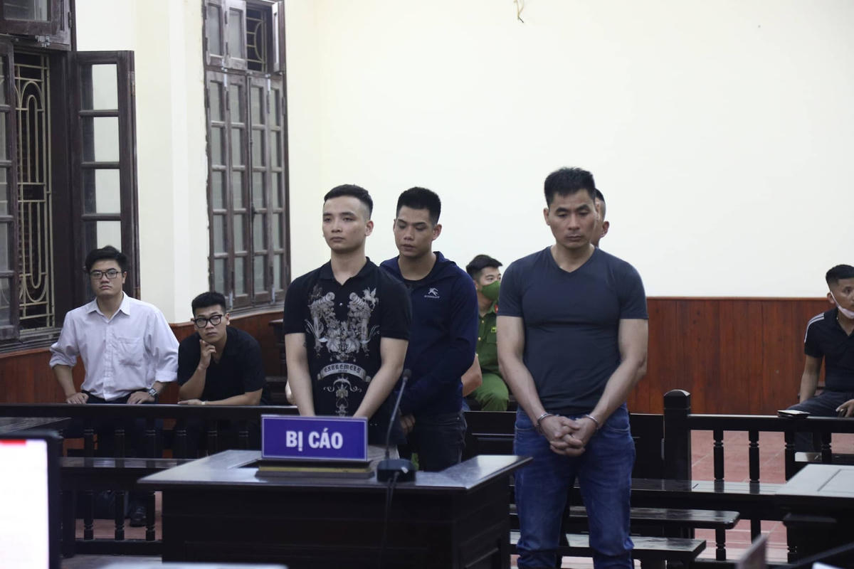 Các bị cáo tại phiên tòa sơ thẩm . Ảnh: D.L.