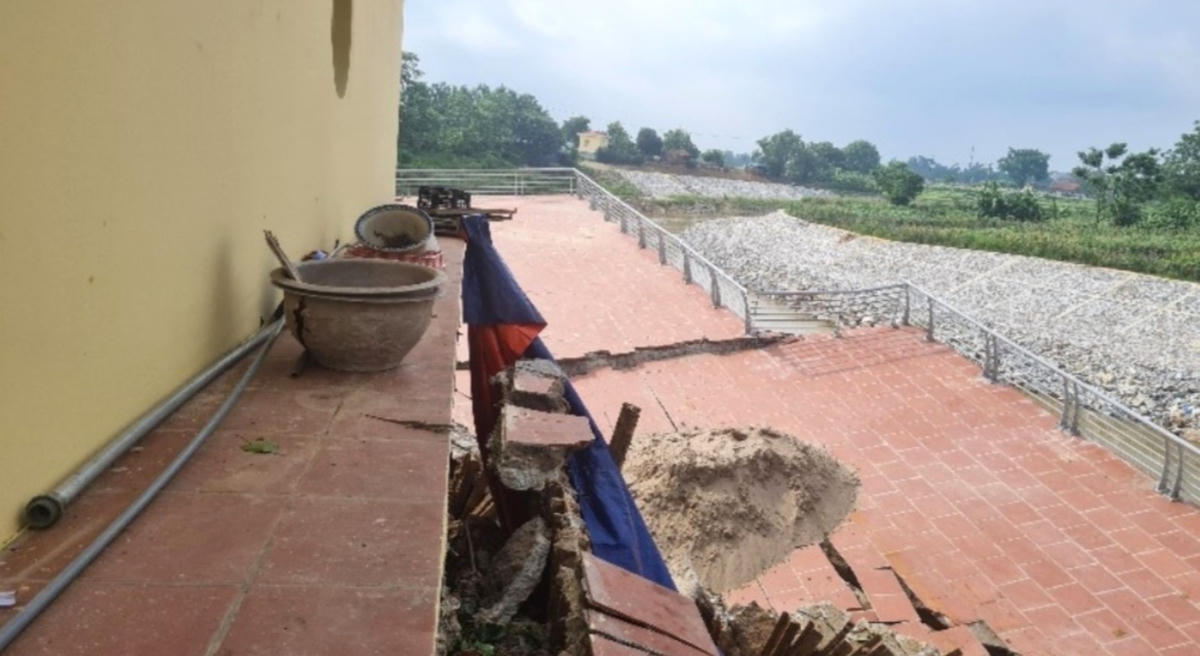 Sự cố gây sạt lở nhiều hạng mục khu vực Đền Mẫu xã Sơn Đông, huyện Lập Thạch.