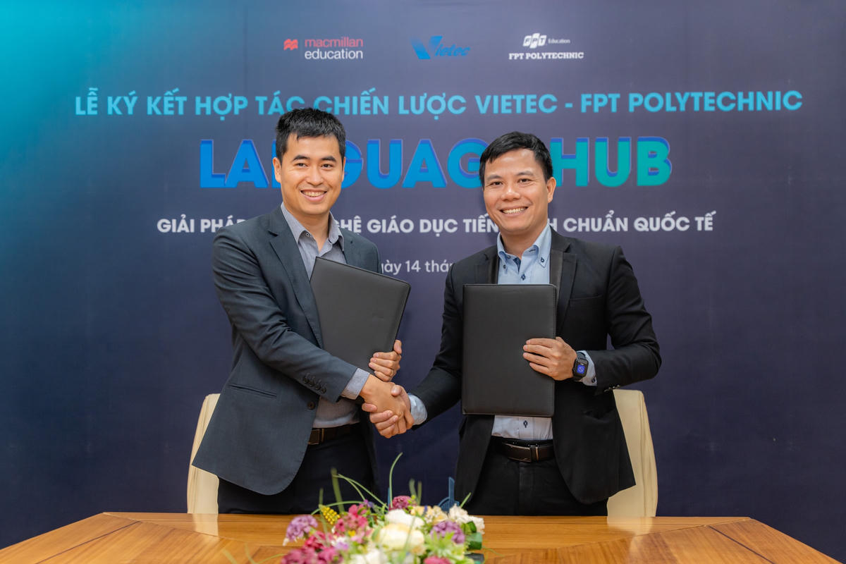 Ông Vũ Chí Thành và ông Đỗ Như Quách tại lễ ký kết hợp tác 