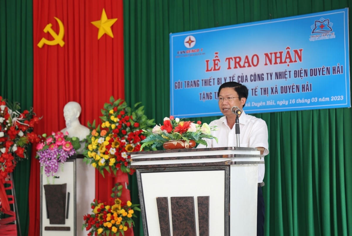 Ông Nguyễn Văn Lánh - Phó Chủ tịch UBND thị xã Duyên Hải phát biểu tại buổi lễ.