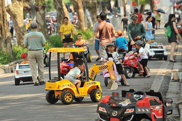 Nhộn nhịp dịch vụ xe cho trẻ em. Nguồn: AGS.