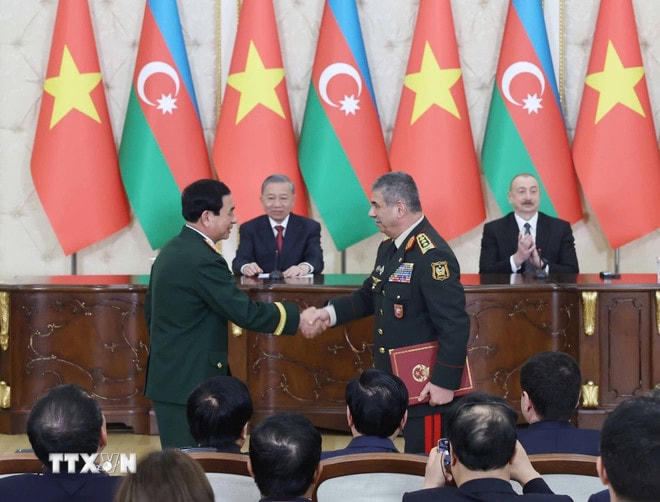 ttxvn-tong-bi-thu-to-lam-va-tong-thong-azerbaijan-chung-kien-trao-van-kien-hop-tac-giua-hai-nuoc-8018911.jpg
