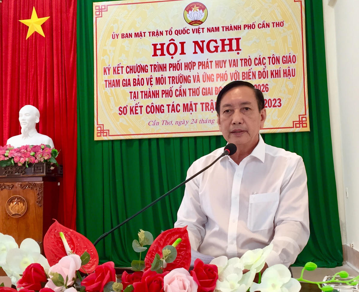 Phó Chủ tịch Uỷ ban MTTQ. TP Cần Thơ báo cáo kết quả hoạt động Mặt trận quý 1 năm 2023.