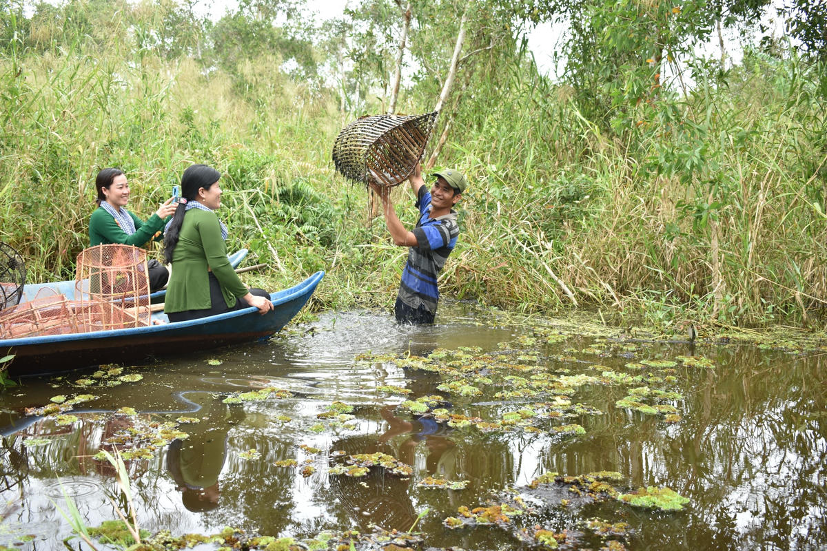 Lượt khách tham quan du lịch đến Cà Mau tăng vọt trong những ngày đầu Xuân Quý Mão.