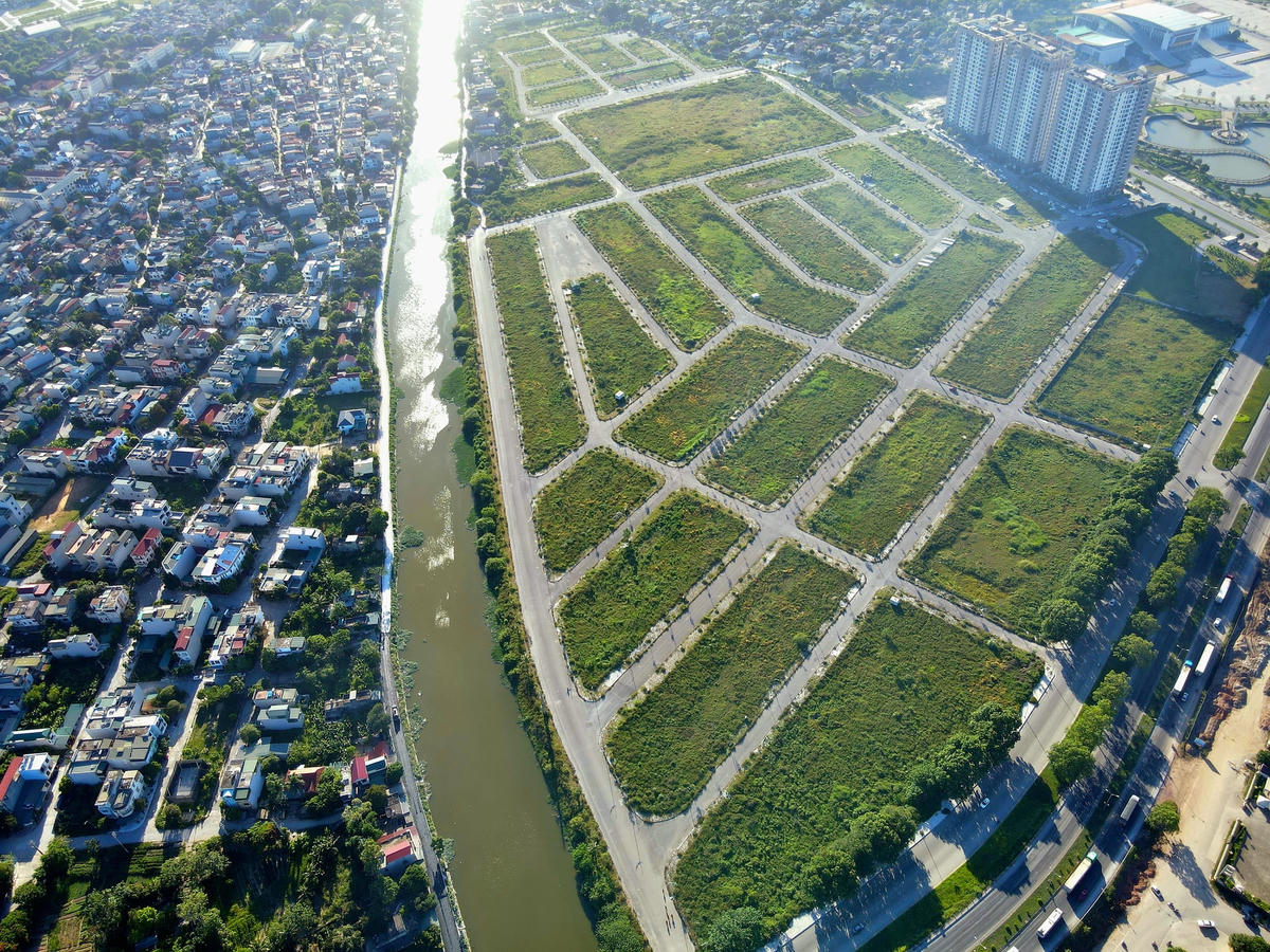 Vào cuối năm 2022, mặt bằng này từng bị đề nghị hủy kết quả trúng đấu giá với lý do quá hạn nhưng chưa thực hiện triển khai xây dựng nhà thô theo quy định, chậm nộp tiền sử dụng đất. Tuy vậy, đến nay, đề nghị này vẫn chưa có kết quả.