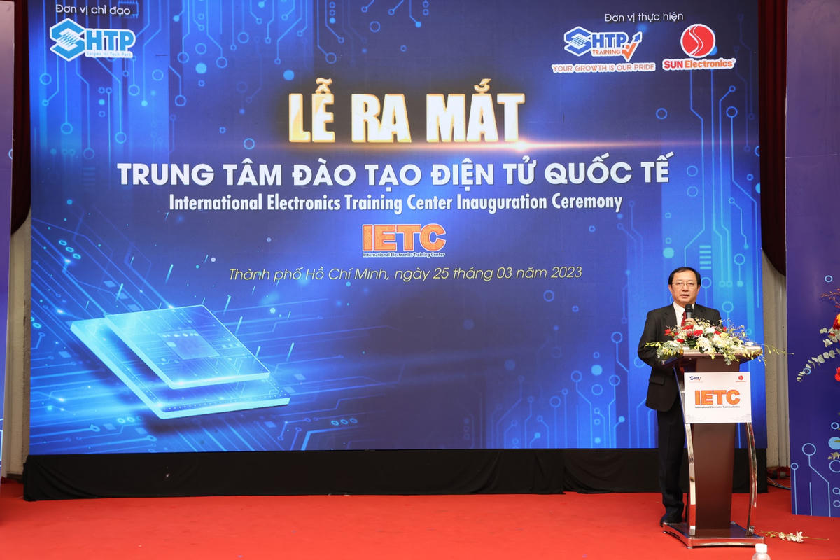 Ông Huỳnh Thành Đạt, Bộ trưởng Bộ Khoa học và Công nghệ phát biểu tại buổi lễ.