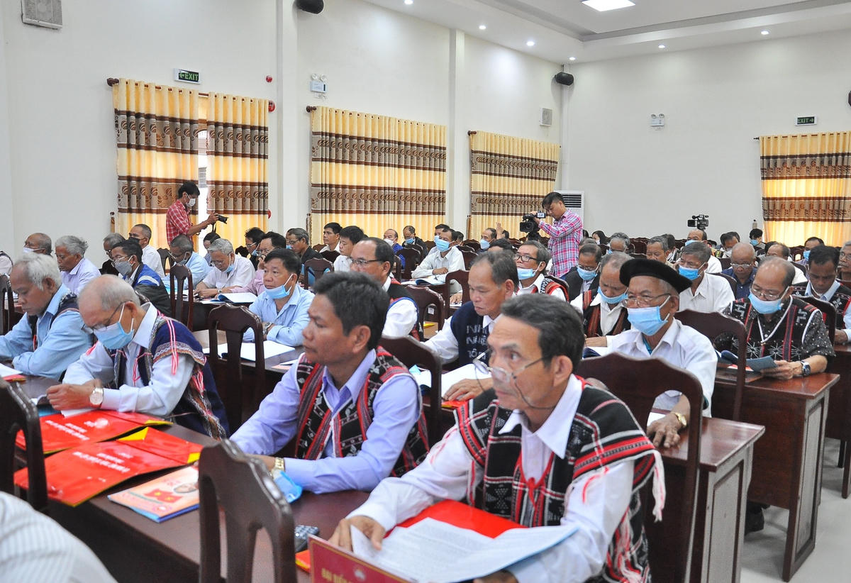 Các đại biểu tham dự hội nghị.