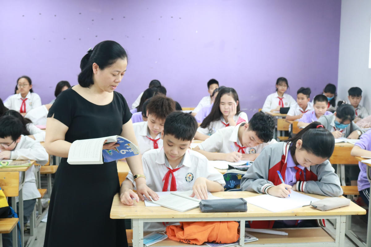 Một tiết học của cô và trò Trường THCS Nhật Tân (quận Tây Hồ, Hà Nội)