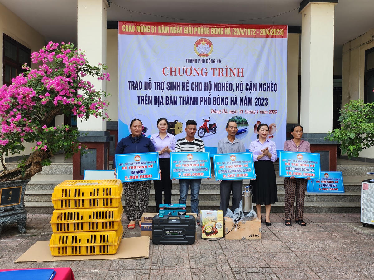 Quảng Trị: Hỗ trợ sinh kế cho 13 hộ nghèo, cận nghèo tại TP Đông Hà