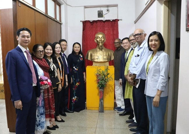 Tăng cường hơn nữa quan hệ đoàn kết, hữu nghị truyền thống và hợp tác nhiều mặt giữa Việt Nam và Ấn Độ