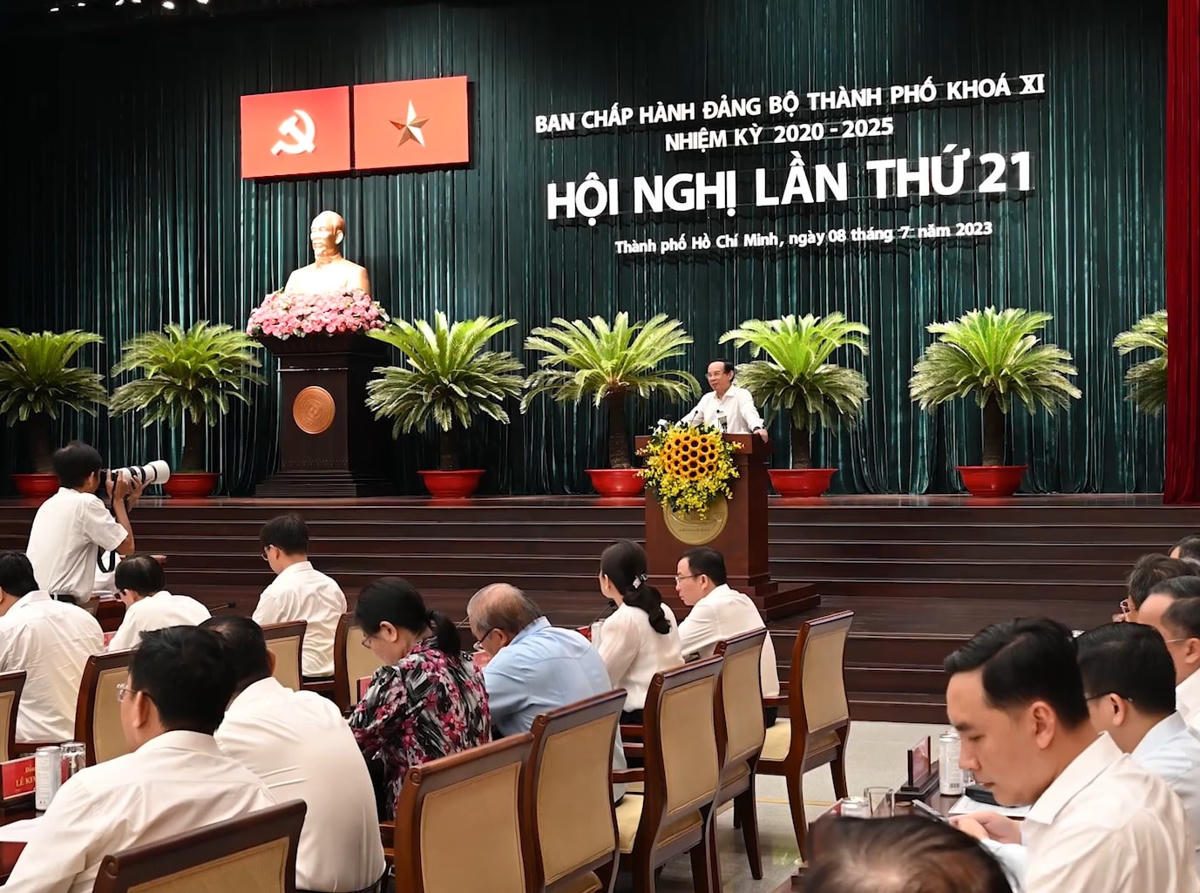 Quang cảnh Hội nghị lần thứ 21 Ban Chấp hành Đảng bộ TPHCM khóa XI, nhiệm kỳ 2020 - 2025 do Bí thư Thành ủy TP HCM chủ trì. (Ảnh: Hồng Phúc).