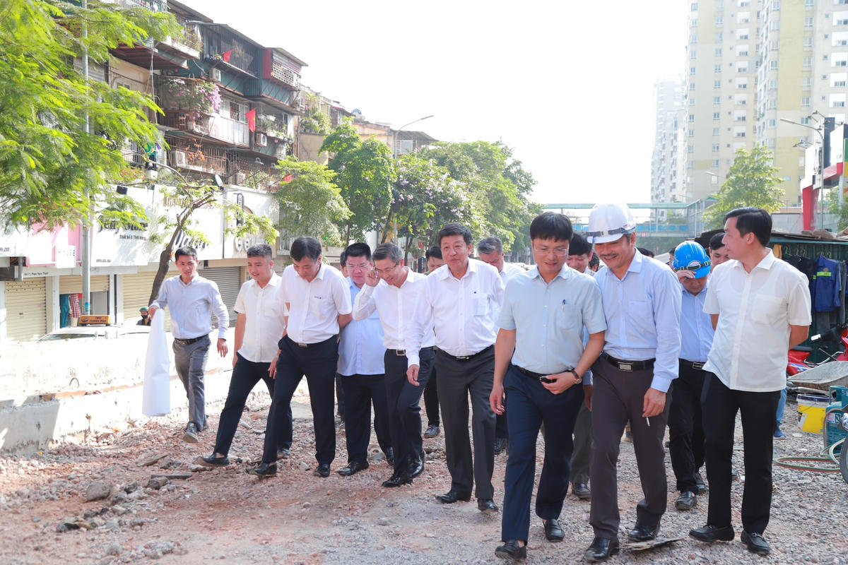 Đồng thời, tăng cường năng lực giao thông trên các tuyến đường qua nút giao, góp phần giải quyết những vấn đề cấp bách về giao thông đô thị và hình thành hạ tầng giao thông khung của TP Hà Nôi.