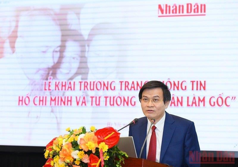 Ông Đoàn Minh Huấn phát biểu tại lễ khai trương Trang thông tin Hồ Chí Minh và tư tưởng “lấy dân làm gốc”. (Ảnh: Thành Đạt).