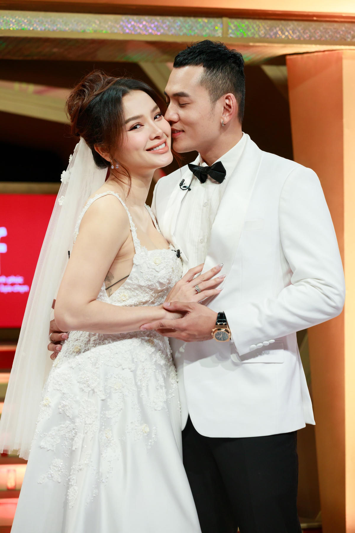 Lý Bình chia sẻ góc khuất hôn nhân với Phương Trinh Jolie đồng thời kể câu chuyện tình yêu của mình trong chương trình "Vợ chồng son". Ảnh: Nhà sản xuất cung cấp. 