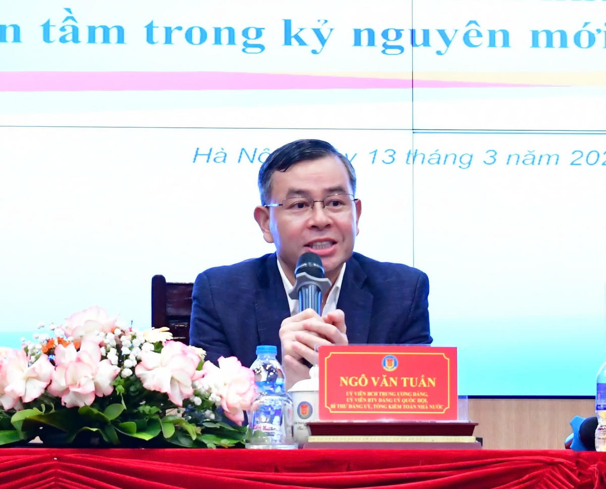 Tổng Kiểm toán nhà nước Ngô Văn Tuấn đối thoại với thanh niên KTNN.