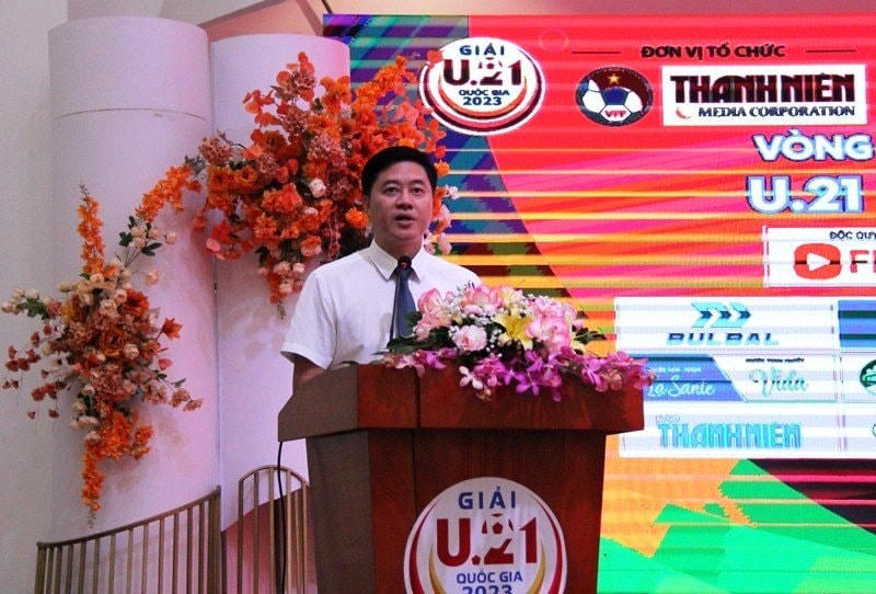 Ông Nguyễn Duy Tự, Phó Giám đốc Sở VH,TT&DL, Phó Chủ tịch Liên đoàn Bóng đá Thanh Hóa phát biểu tại buổi họp báo.