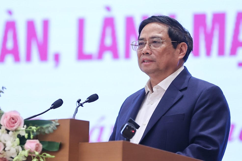 Thủ tướng nhấn mạnh mặc dù còn nhiều khó khăn nhưng "Chúng ta không hoang mang, dao động, lo sợ trước mọi khó khăn, thách thức, biến động nhưng đồng thời cũng không say sưa trước những thắng lợi, không lơ là, chủ quan khi tình hình thuận lợi hơn, không đánh mất thời cơ". Ảnh: VGP/Nhật Bắc.