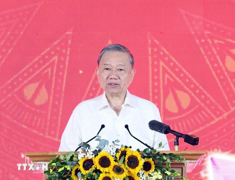 Tổng Bí thư Tô Lâm phát biểu tại Lễ khởi công Trường liên cấp Tiểu học, Trung học cơ sở xã Si Pa Phìn, tỉnh Điện Biên. (Ảnh: Thống Nhất/TTXVN)