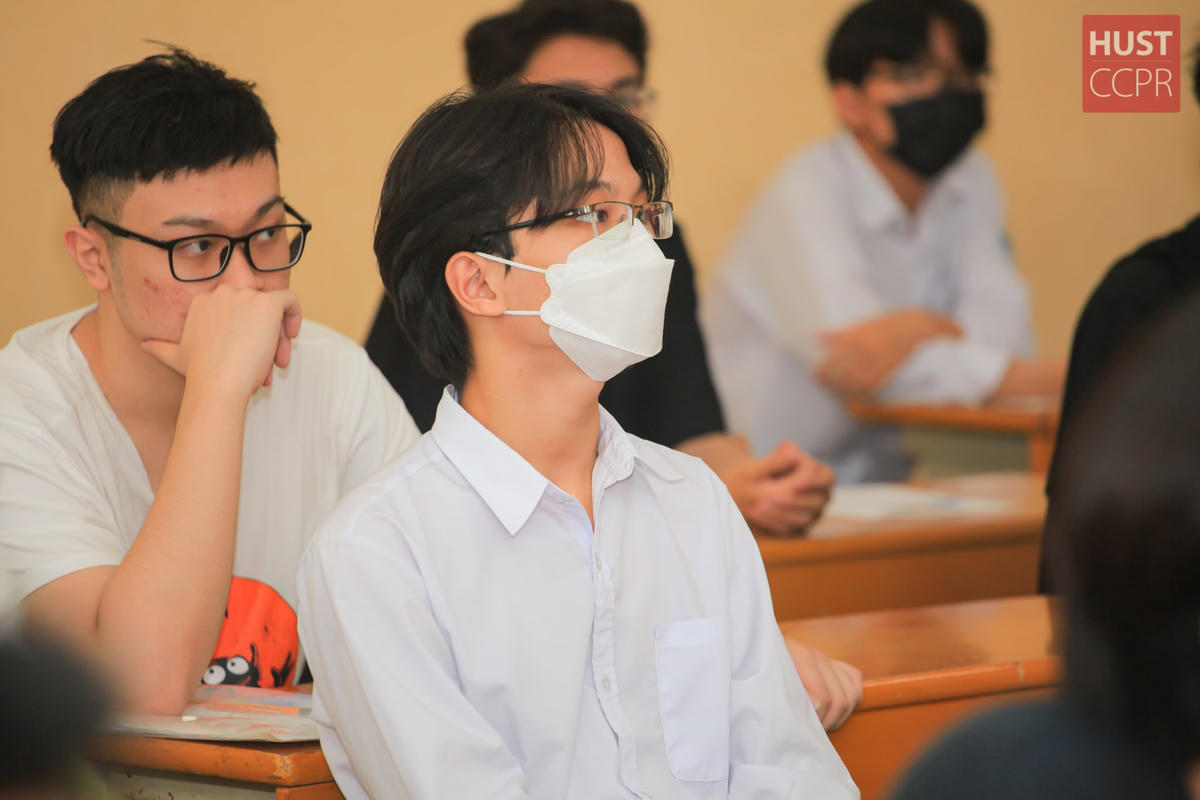 Thí sinh dự kỳ thi đánh giá tư duy vào ĐH Bách khoa Hà Nội năm 2022. Ảnh: TL.