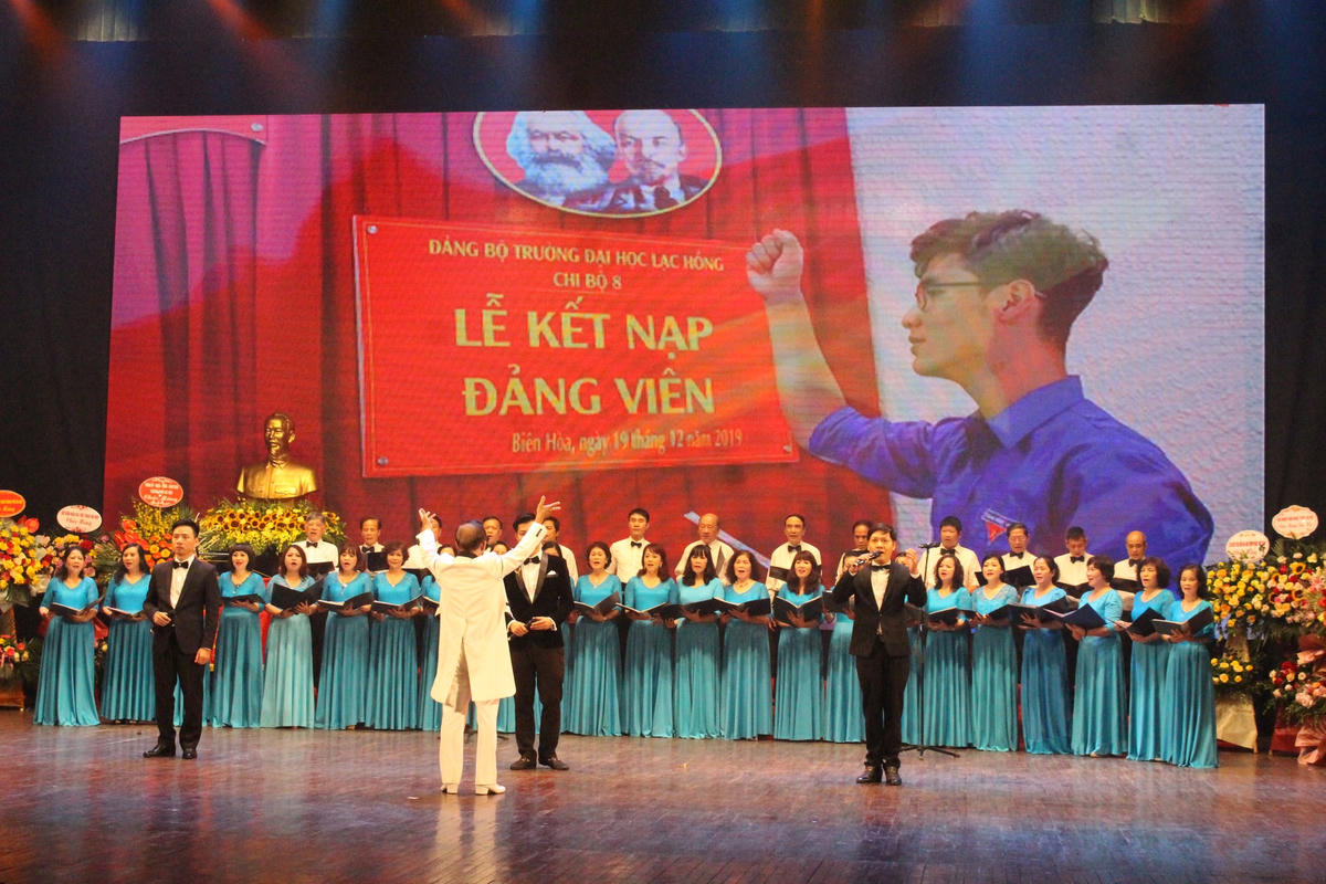 Tết mục văn nghệ đặc sắc chào mừng Đại hội.
