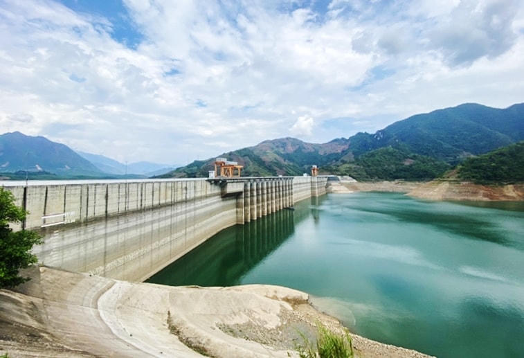 Thủy điện Sơn La tích nước để ưu tiên cho trường hợp cung cấp điện đặc biệt. Ảnh: Thủy Anh.