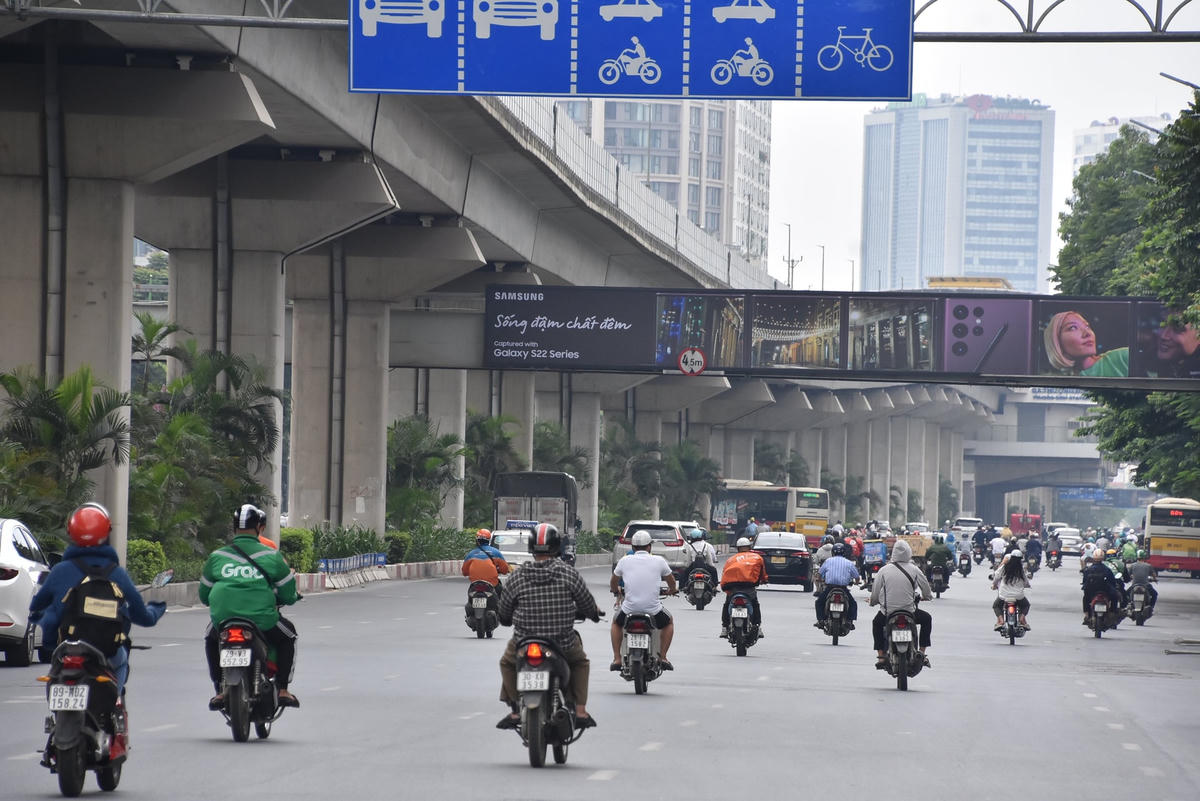 Thực tế hiện nay, tuyến đường Nguyễn Trãi (đoạn từ Ngã Tư Sở đến Khuất Duy Tiến - hầm chui Thanh Xuân) có chiều dài 2.100 m, rộng 19-23 m, 5 làn xe mỗi chiều. Hiện tại, 2 làn xe ô tô được bố trí sát dải phân cách, 2 làn xe hỗn hợp và 1 làn xe máy - xe đạp sát vỉa hè. Các làn xe được phân cách với nhau bằng vạch sơn, biển báo.
