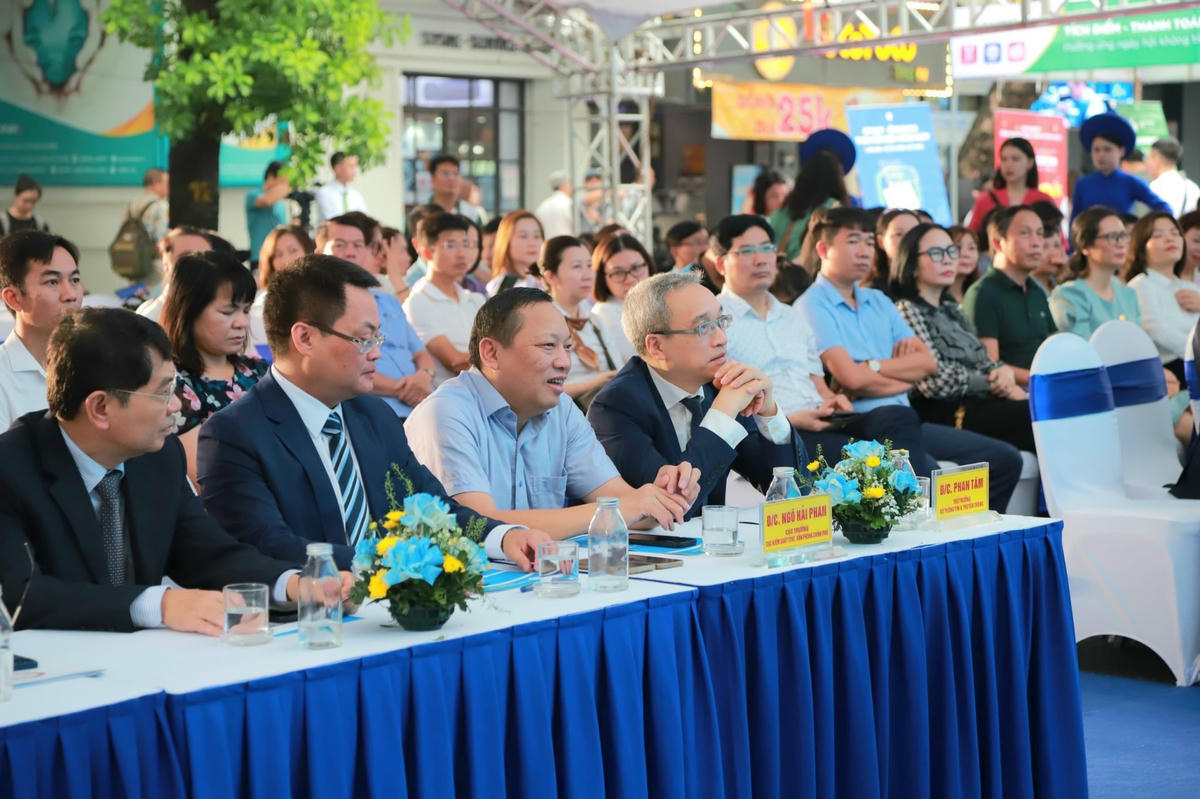 Hà Nội: Phát động thanh toán không dùng tiền mặt trên địa bàn quận Hoàn Kiếm