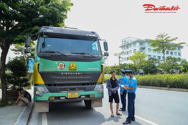 6 tháng đầu năm lực lượng chức năng đã xử lý gần 4.500 xe vi phạm tải trọng, tước trên 1.100 giấy phép lái xe, xử phạt nộp Kho bạc nhà nước 54,23 tỷ đồng. Ảnh minh họa.