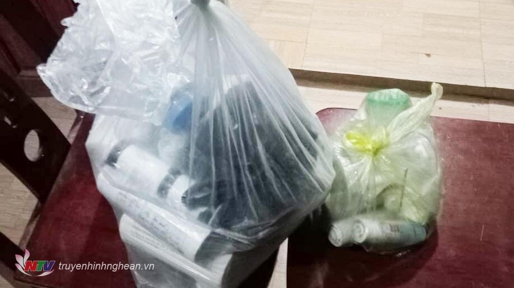Tang vật Công an xã Nghĩa Thọ thu giữ được. Ảnh: truyenhinhnghean.vn.