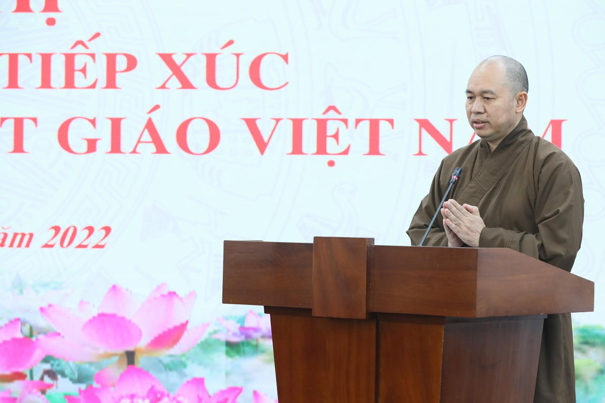 Thượng tọa Thích Đức Thiện, Phó Chủ tịch kiêm Tổng Thư ký Hội đồng Trị sự GHPG Việt Nam phát biểu tại Hội nghị 