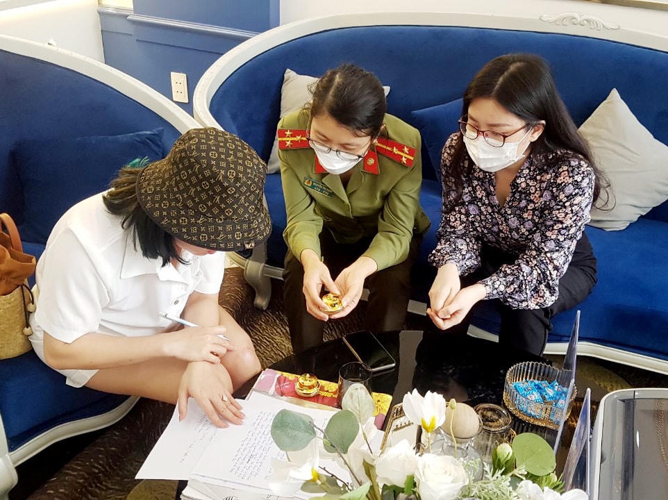 Nhiều spa không dừng lại ở chăm sóc sắc đẹp đơn thuần như đăng ký kinh doanh mà còn lấn sân sang các dịch vụ phẩu thuật thẩm mỹ.