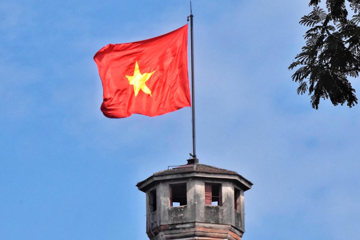 Phố phường Hà Nội trang hoàng rực rỡ mừng Kỷ niệm 68 năm Ngày Giải phóng Thủ đô