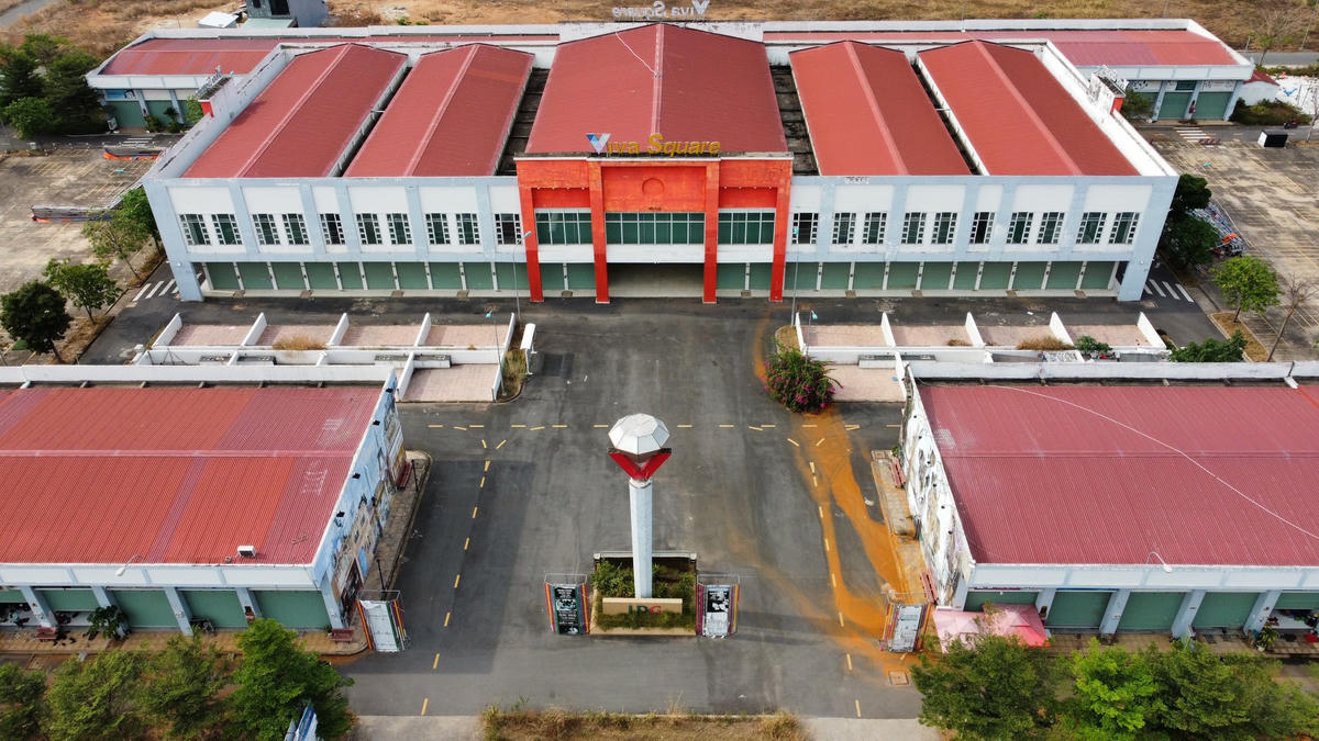 Cổng vào dự án The Viva City khu A. Ảnh: Mạnh Thìn.