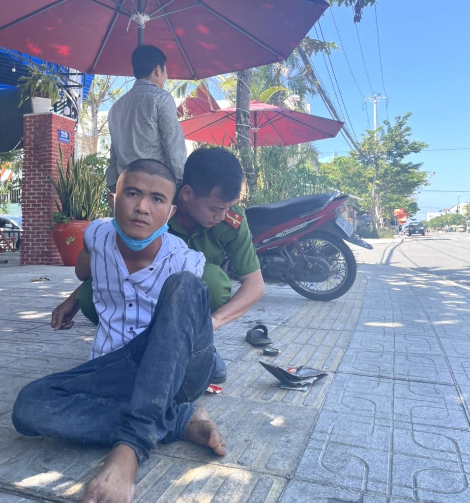 Lực lượng Công an bắt đối tượng Hồ Ngọc Trường.