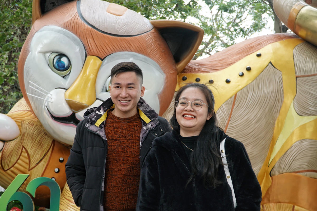 Ai nấy đều khá thích thú khi được chụp ảnh cùng.