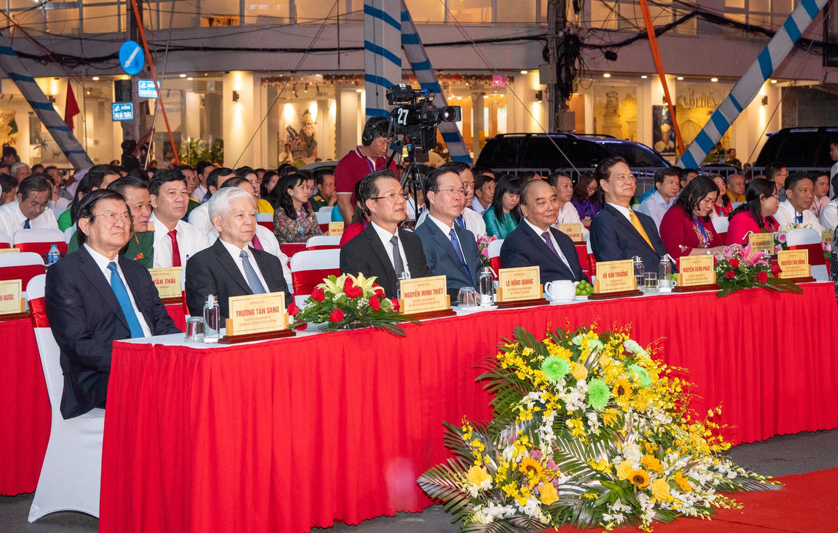 Chủ tịch nước Võ Văn Thưởng và các lãnh đạo, nguyên lãnh đạo Đảng, Nhà nước dự Lễ kỷ niệm 135 năm ngày sinh Chủ tịch Tôn Đức Thắng.