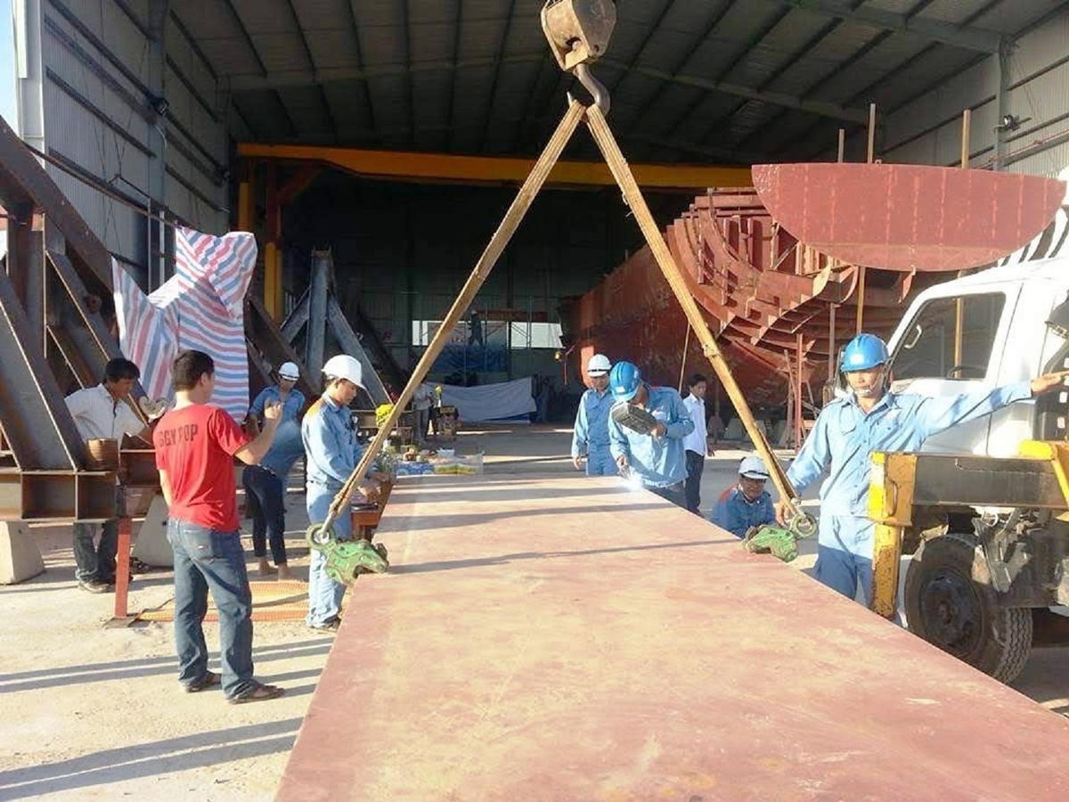 Bên trong xưởng đóng tàu của Công ty CP đóng tàu Chu Lai.