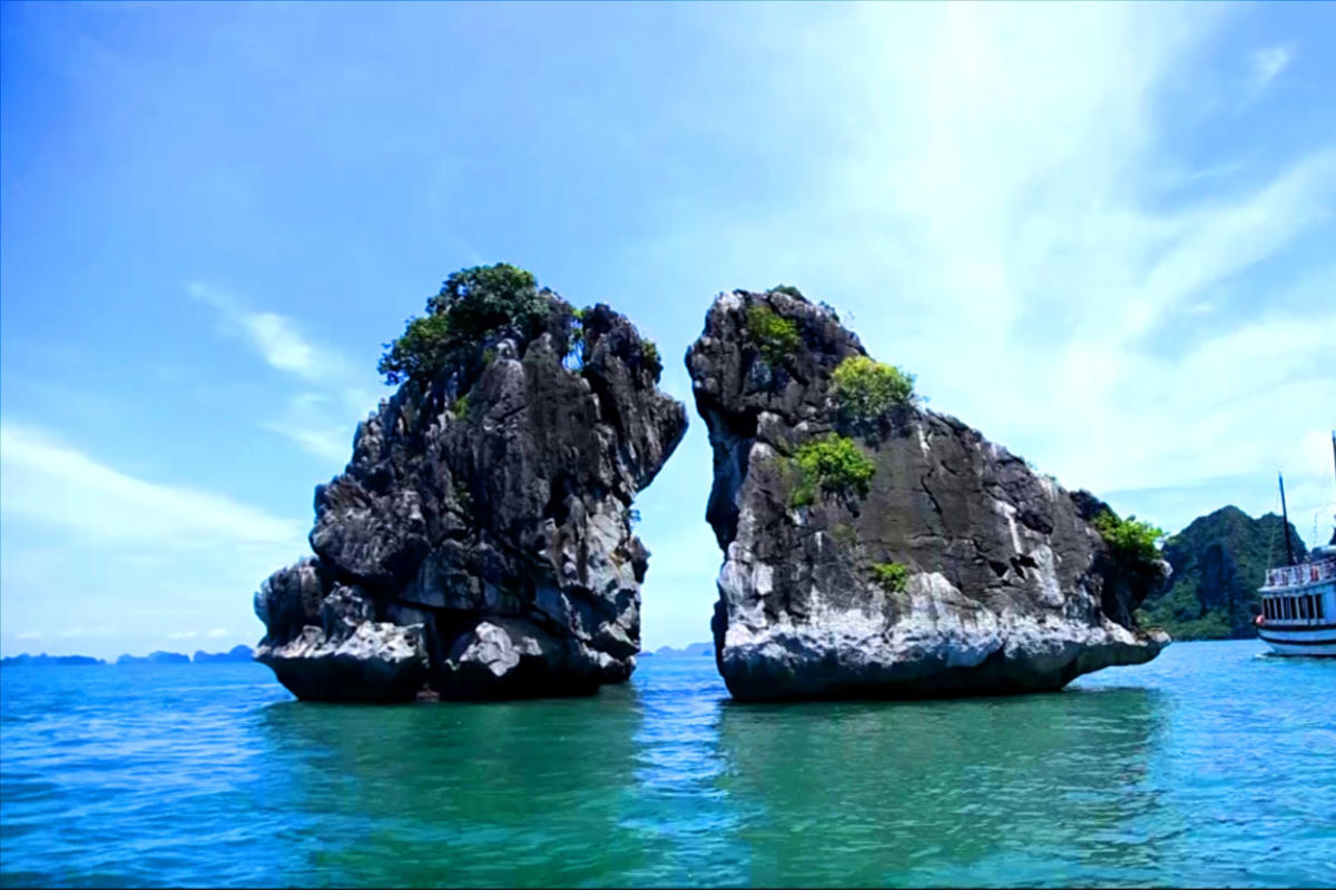 Hòn Trống Mái. Ảnh: Vietnamnet