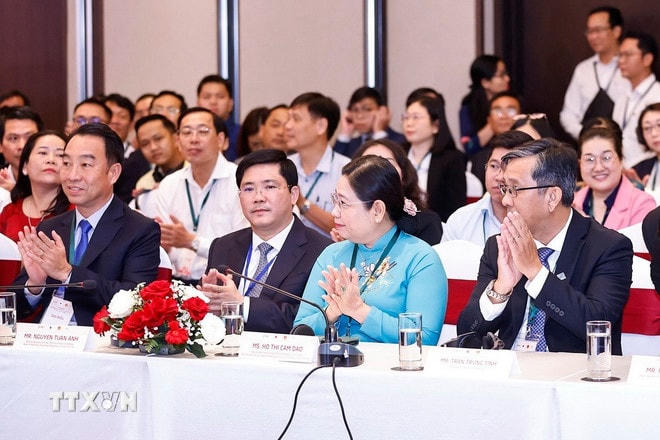 ttxvn-chu-tich-quoc-hoi-du-phien-khai-mac-xuc-tien-dau-tu-gap-go-nhat-ban-khu-vuc-dong-bang-song-cuu-long3.jpg