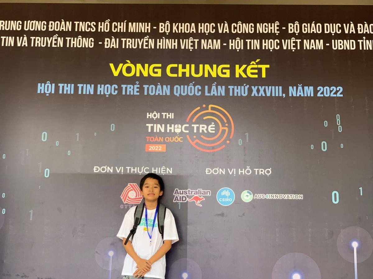 (Học sinh Trần Hoàng Lâm, lớp 6G0 Newton đạt giải Nhì Tin học trẻ toàn quốc).
