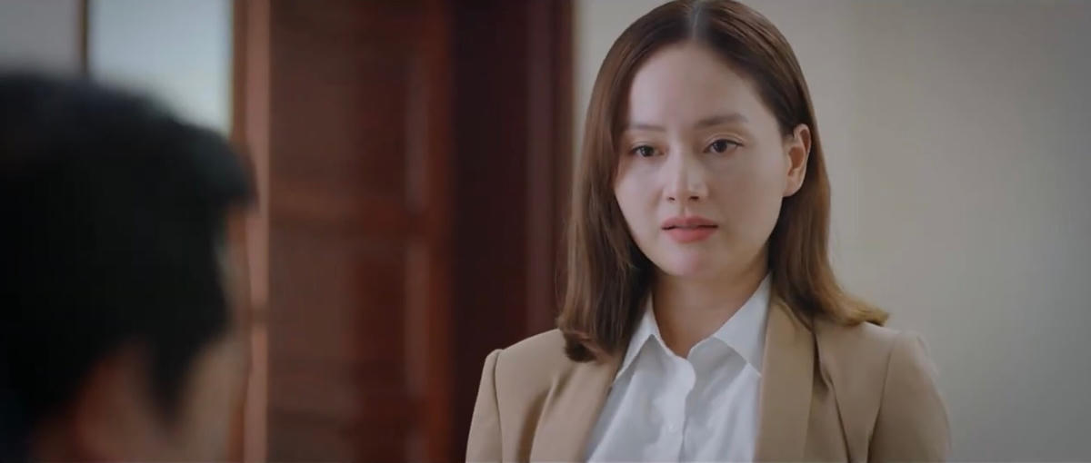 Khánh từ chối tình ý của sếp. Ảnh: CMH. 