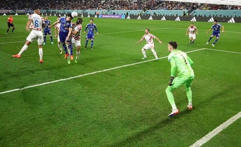 Nhật Bản liên tục khiến hàng thủ Croatia rối loạn.