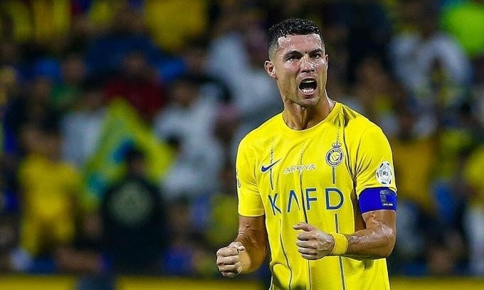 Ronaldo lập hat-trick đầu tiên ở mùa giải mới trong chiến thắng 5-0 của Al Nassr trước Al Fateh (Ảnh: Janty).