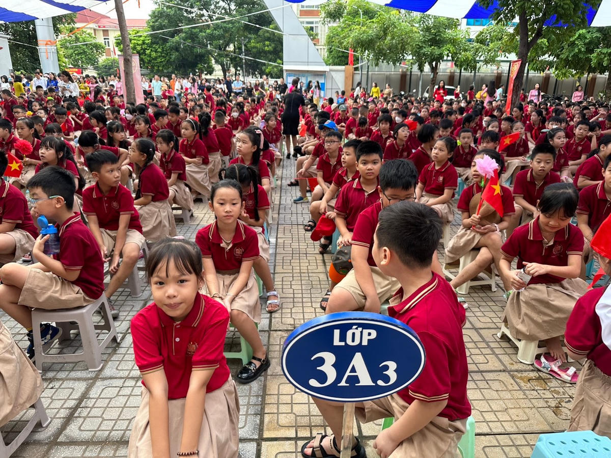 Nỗ lực xây dựng nhà trường an toàn, chia sẻ yêu thương