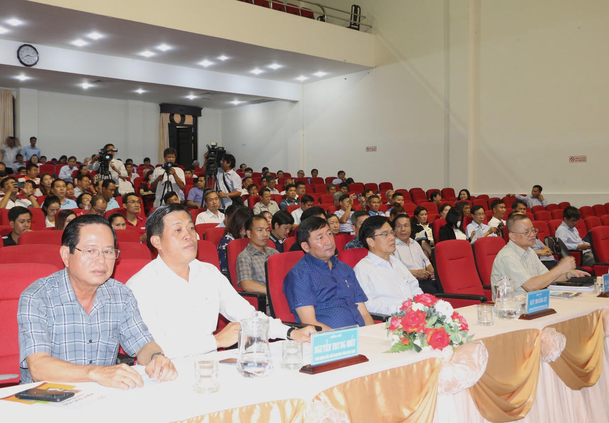 Các đại biểu tham dự Diễn đàn Tôm Việt 2023 diễn ra tại tỉnh Bạc Liêu.