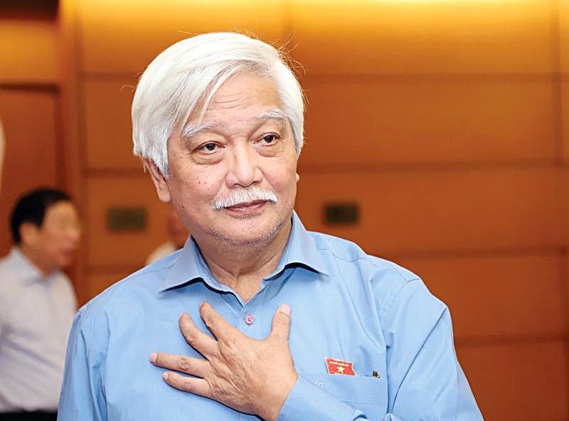 Nhà sử học Dương Trung Quốc.