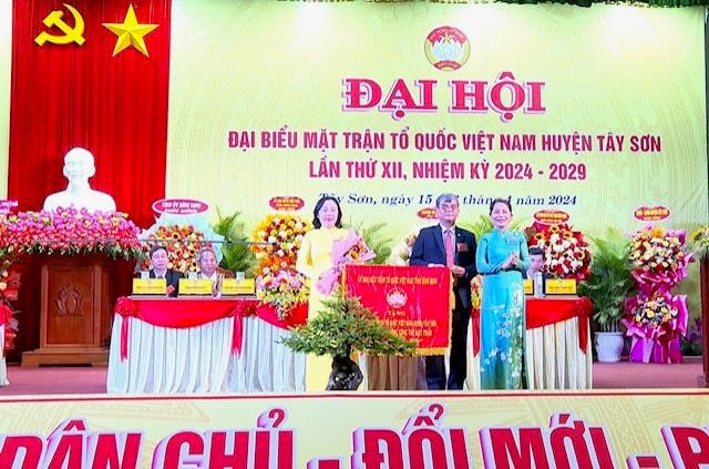 dai-hoi-dai-bieu-mat-tran-huyen-tay-son..jpg